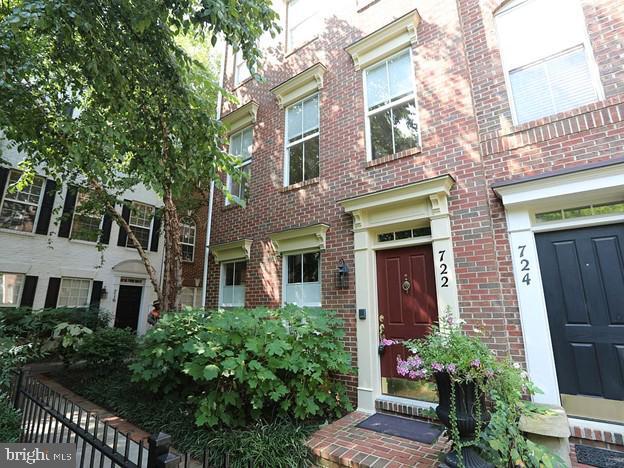 Building Photo - 722 Capitol Square Pl SW