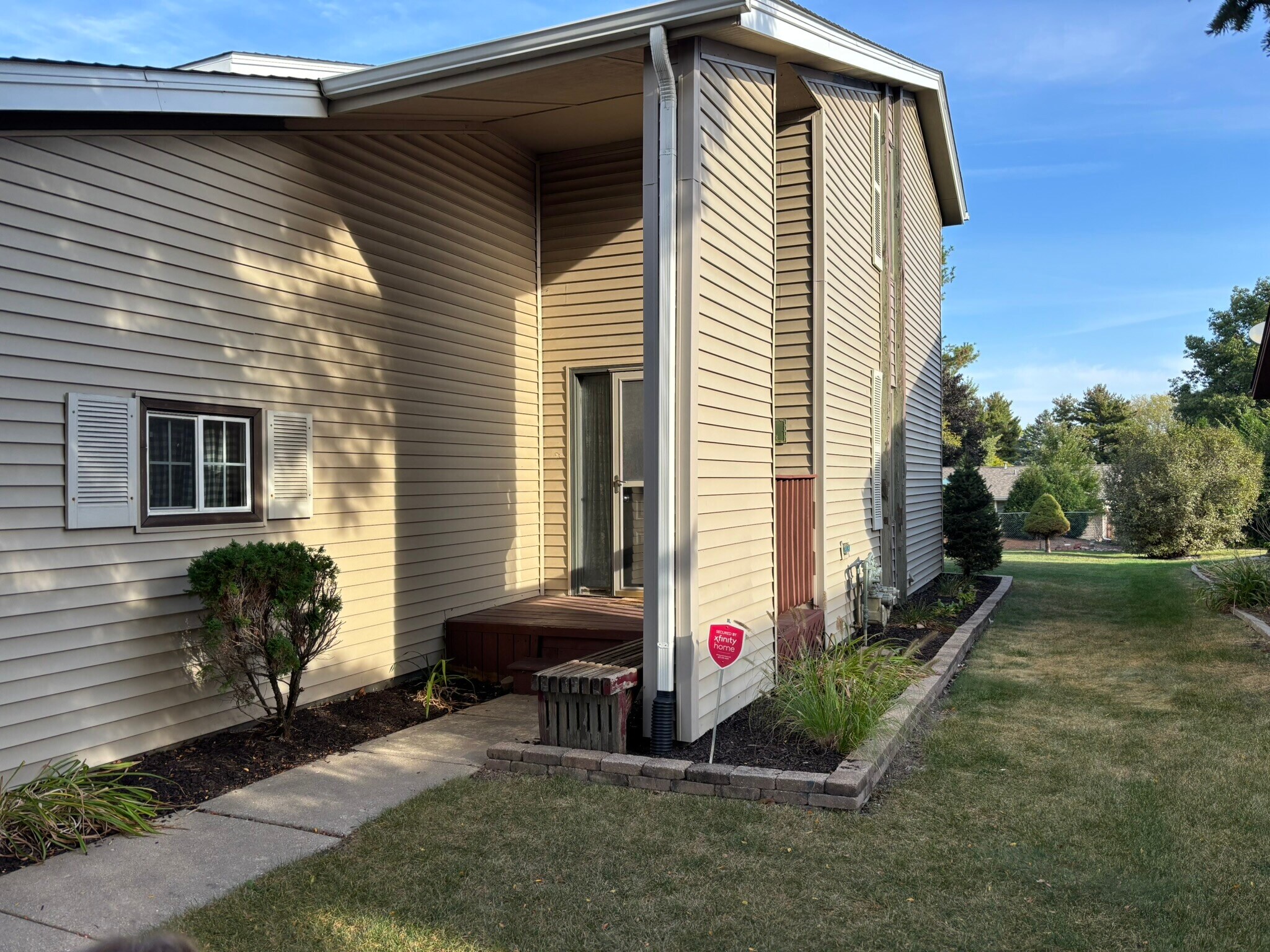 Building Photo - 6172 Brynwood Dr