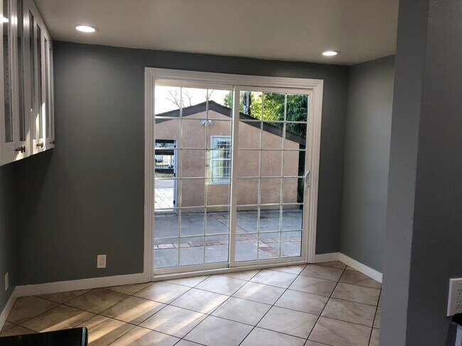 Building Photo - BEAUTIFUL TWO BEDROOM/ONE BATH HOME!