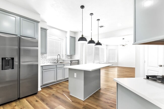 Building Photo - 21823 Mystic Point Ct