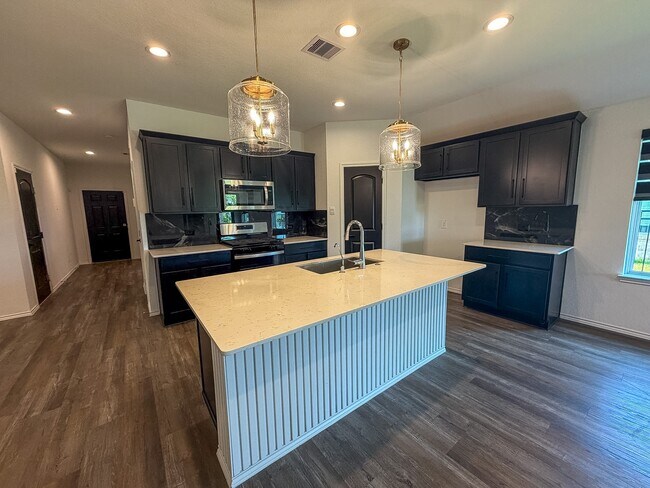 Building Photo - 3101 Emerald Ocean Dr