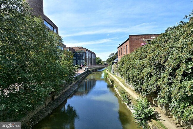 Building Photo - 2500 Q St NW