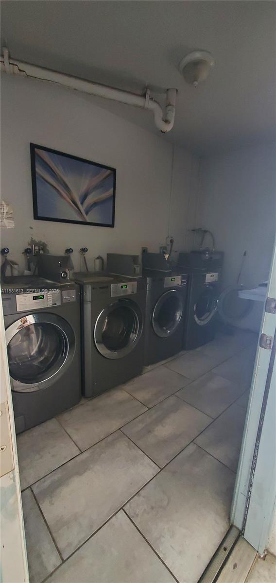 Building Photo - 1925 Madison St