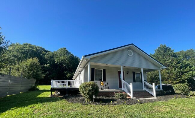 Building Photo - 1619 Cedar Rock Church Rd