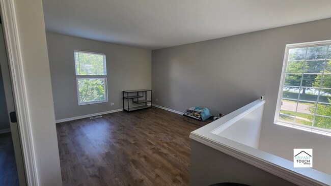 Building Photo - 187 W Buckingham Dr