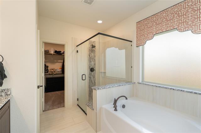 Building Photo - 205 Oakcrest Dr