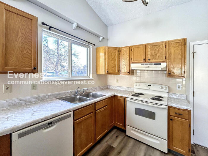 Building Photo - 2650 Cornwall Ct