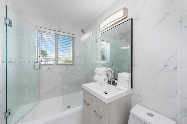 Building Photo - 2531 Key Largo Ln