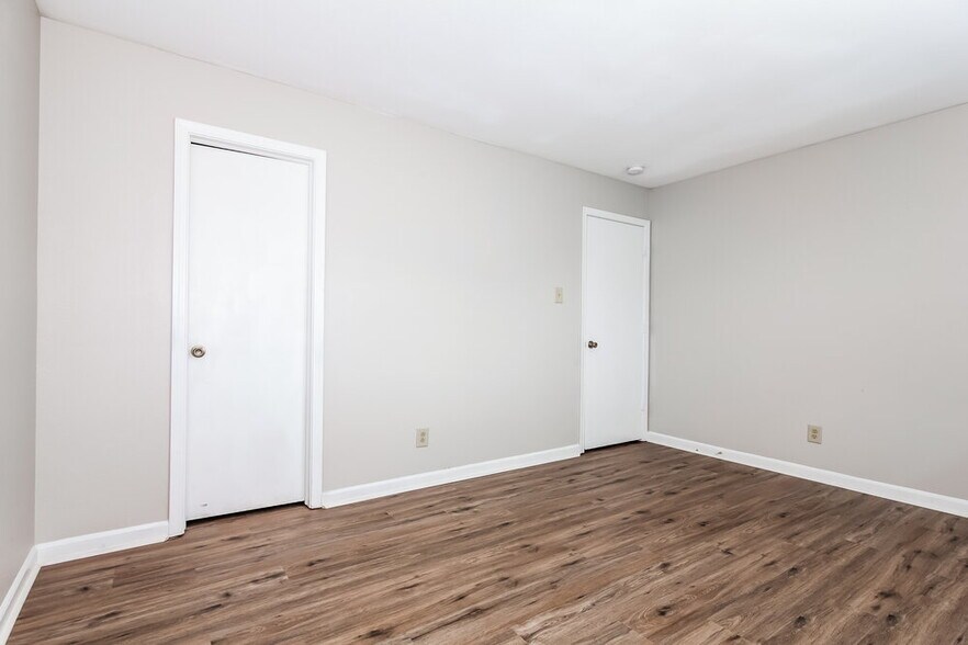 Building Photo - 1605 Bray Dr