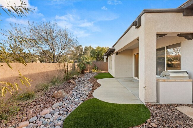 Building Photo - 120 Emerald Dunes Cir