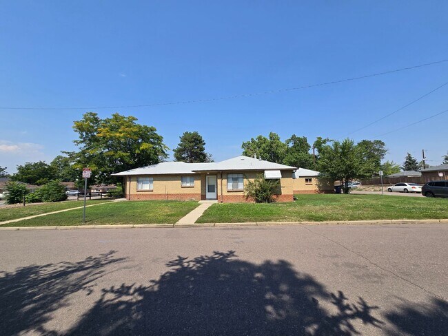 Building Photo - 3400-3404 Sheridan Boulevard