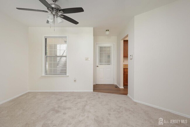 Building Photo - 123 Concordia Cir