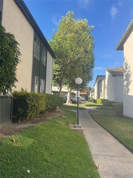 Building Photo - 23276 Orange Ave