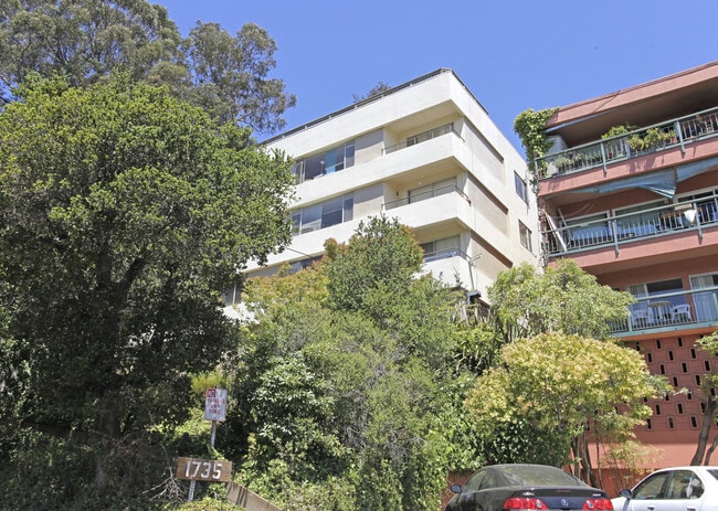 Building Photo - 1735 Highland Pl