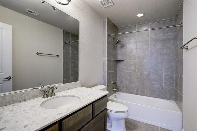 Building Photo - 9814 Vintage Villa Dr