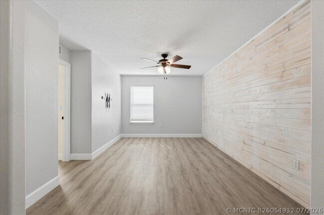 Building Photo - 9012 Orange Blossom Lp