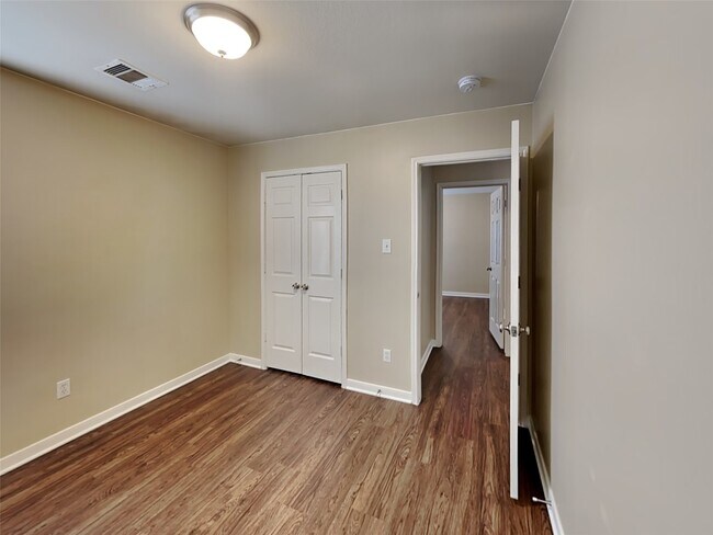 Building Photo - 28926 Village Creek Loop