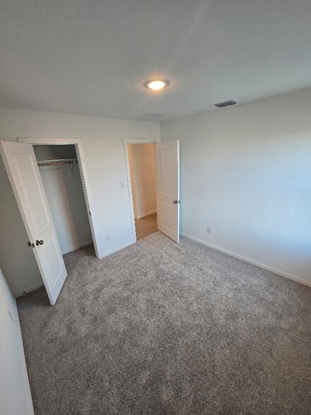 Building Photo - 5646 Azure Alley