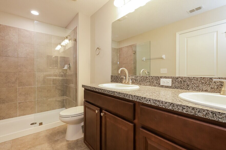 Building Photo - 12926 Utopia Gardens Way