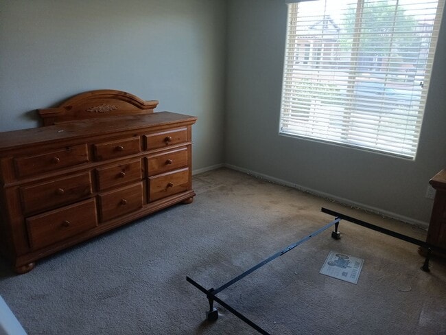Building Photo - Four bedroom - Two bath, in Rio Rancho, St...