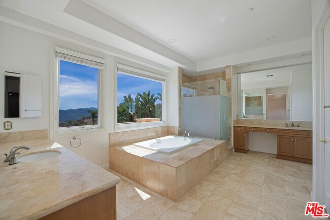 Building Photo - 16800 Calle Montecito