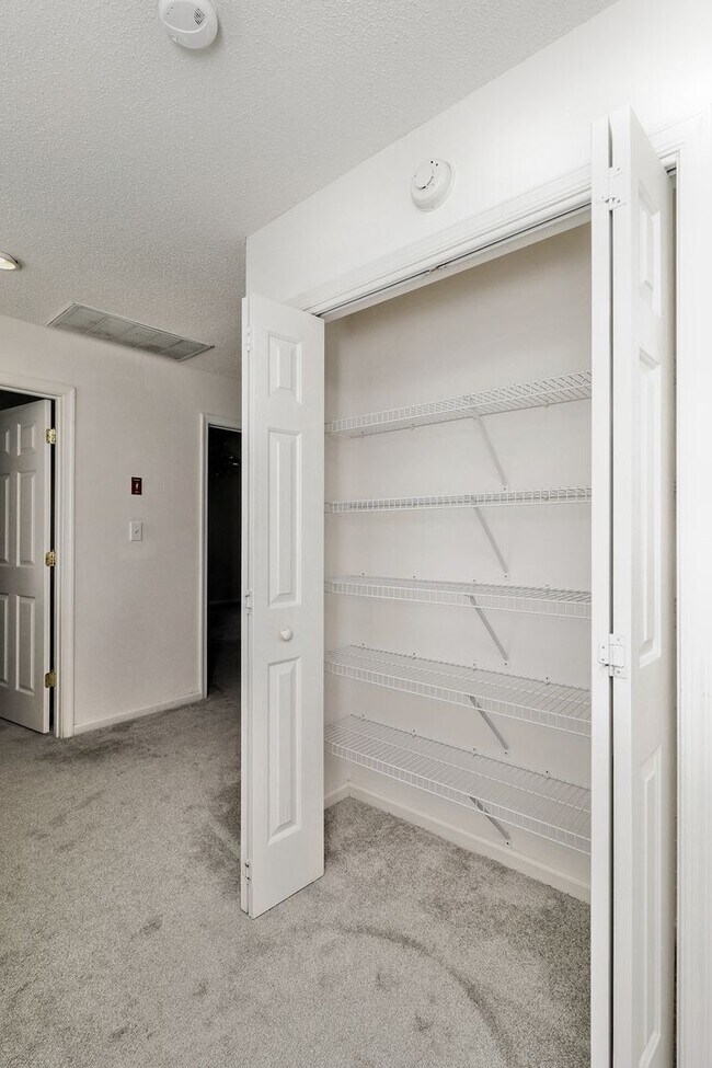 Building Photo - Beautiful 5 bedroom home in Grassfield Area of Chesapeake, VA