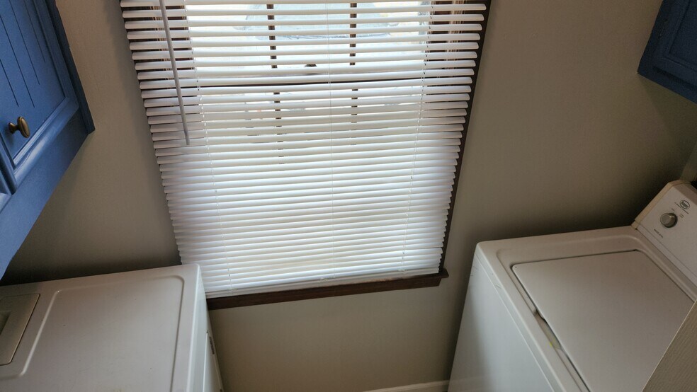 Building Photo - 114 Elizabeth Darby Ln