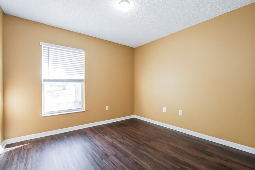 Building Photo - 30400 Pga Dr