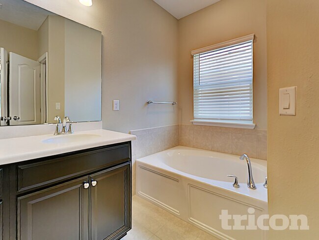 Building Photo - 10197 Pavnes Creek Dr