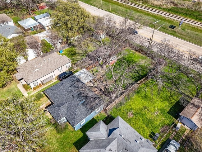 Building Photo - 2837 S Hills Ave