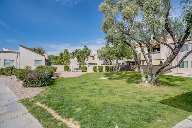 Building Photo - 2938 N 61st Pl