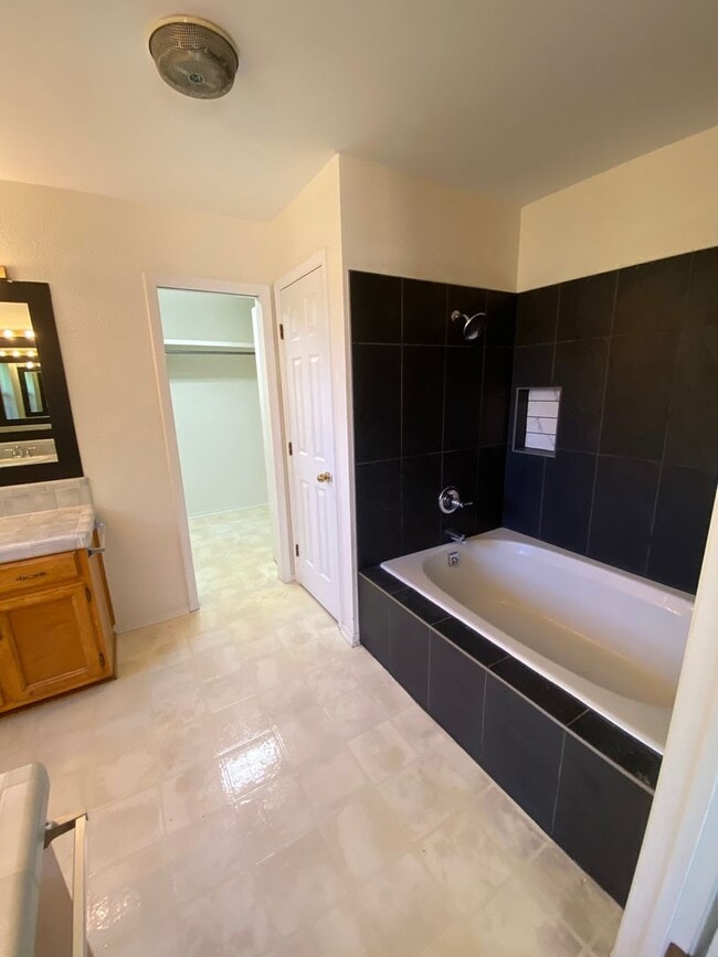 Building Photo - Big and Spacious Four Bedroom Home on the ...