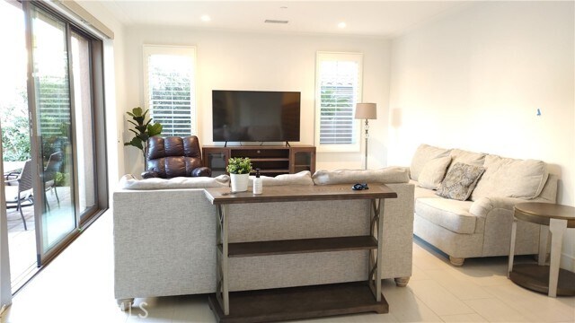 Building Photo - 188 Villa