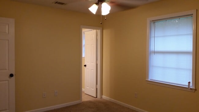 Building Photo - 1088 Desert Shield St