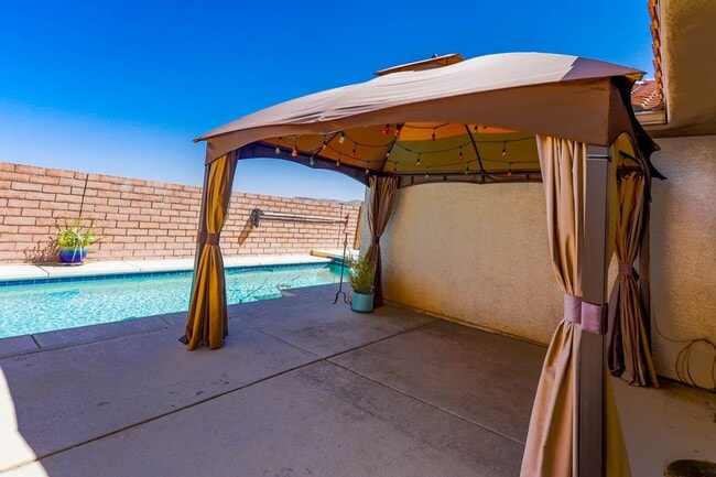 Building Photo - South Summerlin Single Story Pool And Spa Home