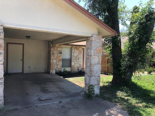 Building Photo - 1009 Fieldwood Dr