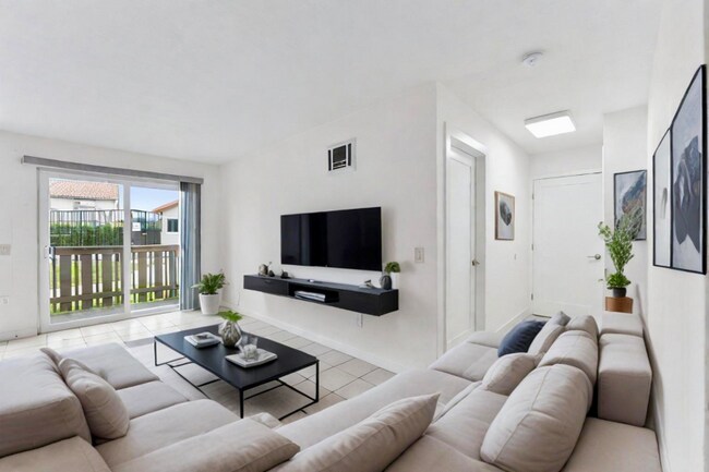 Primary Photo - 1551 Broadway