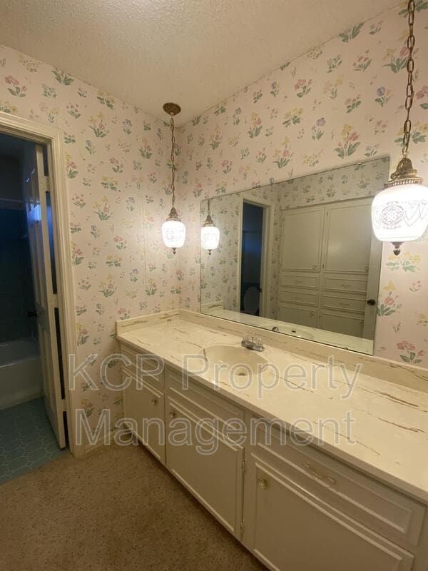 Building Photo - 7601 Oxford Pl