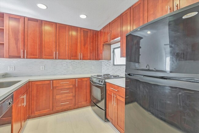 Building Photo - 181 Centre St