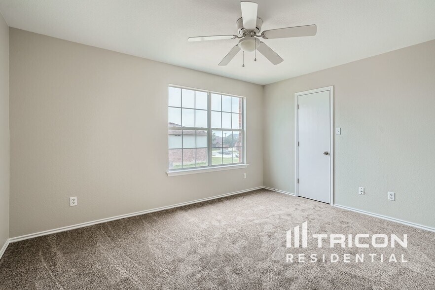 Building Photo - 102 Blackman Tr