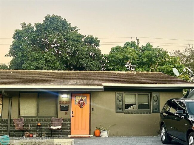 Primary Photo - 2624 NE 10th Terrace