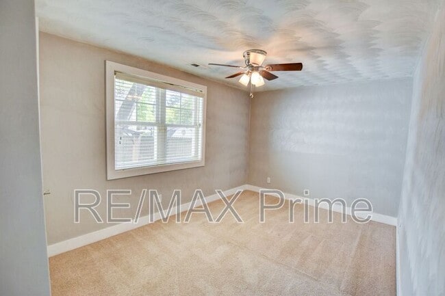 Building Photo - 7304 Major Ave