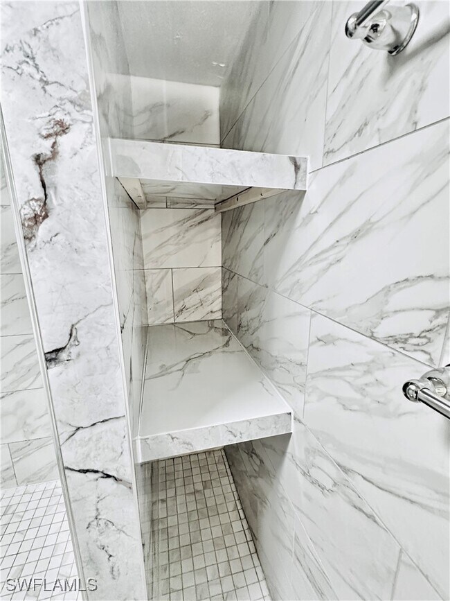 Building Photo - 826 Wiggins Pass Rd