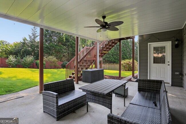 Building Photo - 2059 Sugar Springs Dr