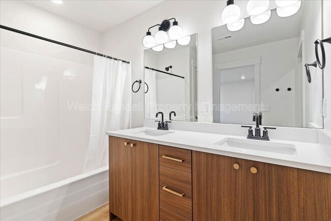 Building Photo - 56 E 1225 S