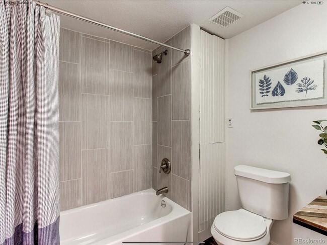 Building Photo - Beautiful Open & Remodeled 5 Bedroom Home ...