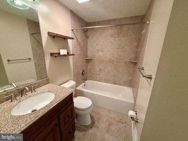 Building Photo - 9619 Glendower Ct