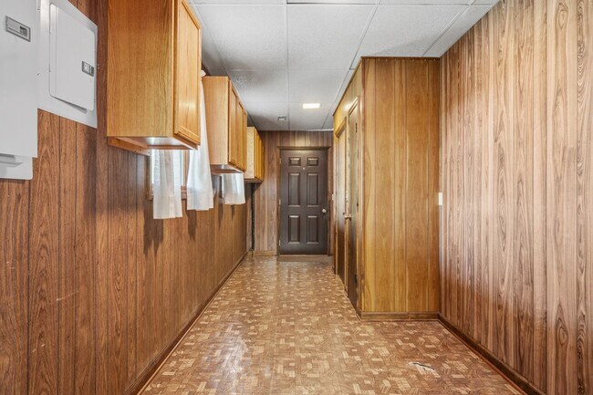 Building Photo - Spacious 5-Bedroom Home in Prestigious Blacksburg Country Club Estates