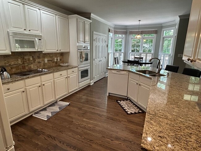 Building Photo - 4 Bed | 2.5 Bath House in Morrisville with...