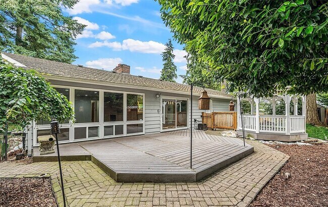 Building Photo - 402 168th Ave SE